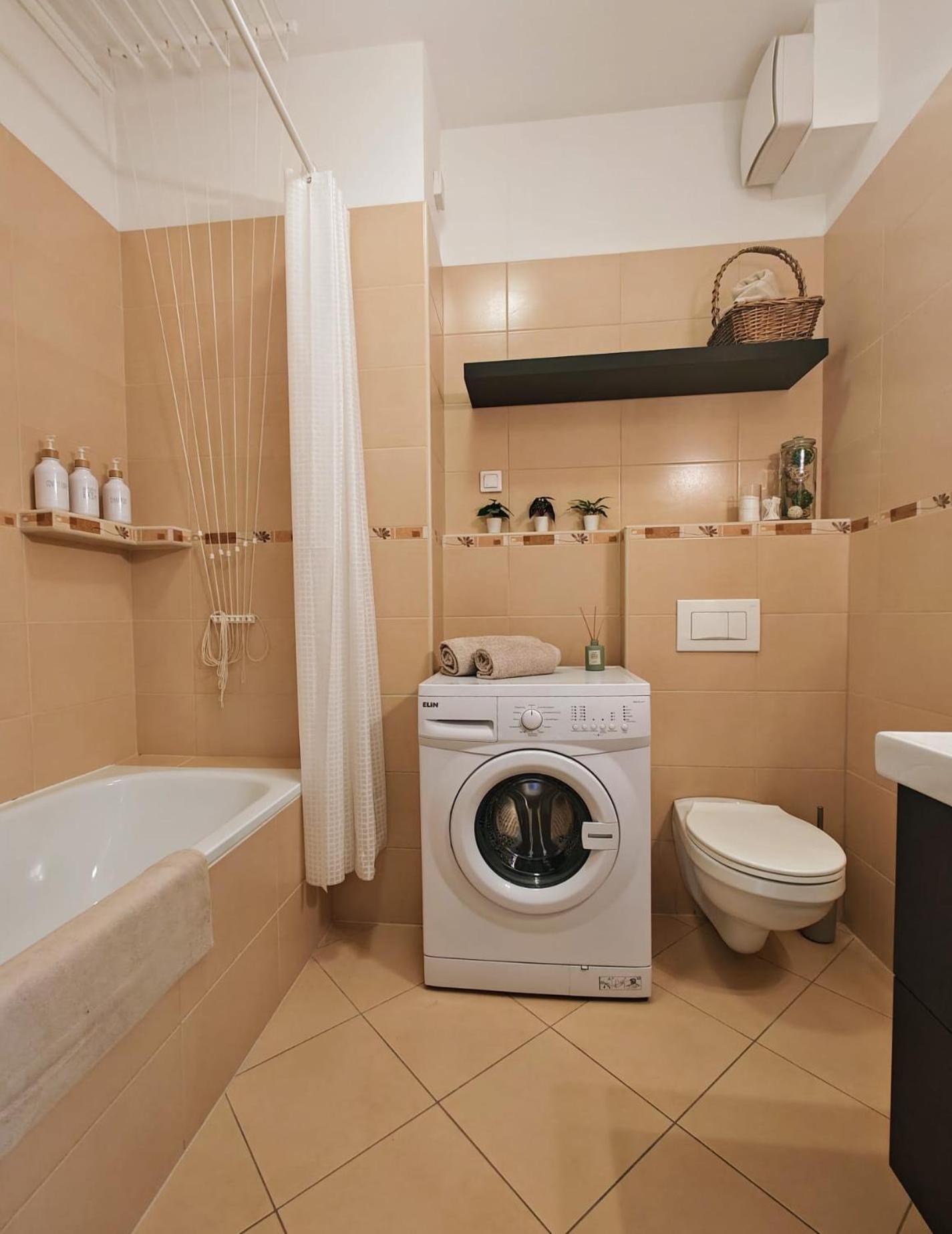 Green City Apartment Budapest - Free Garage, Ac, Balcony, Wi-Fi Eksteriør bilde